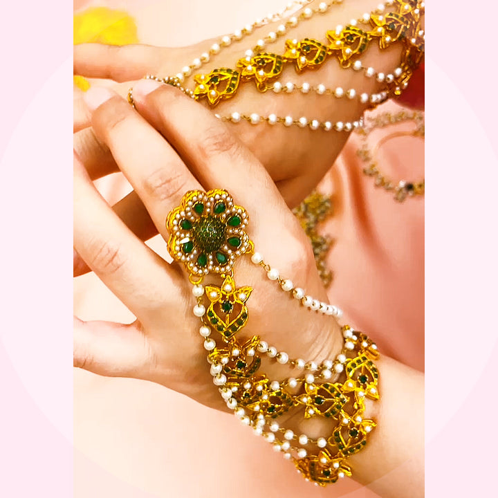 Customizable Emerald Green Kundan Ring Bracelet Combo With Pearl Detailing