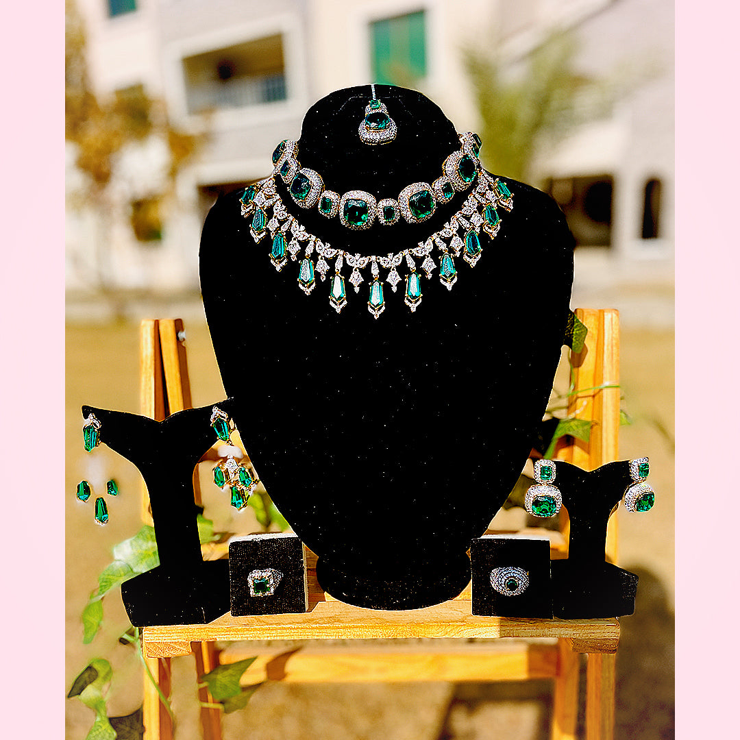 Nimra Handmade Jurao Choker Set With Earrings & Bindiya