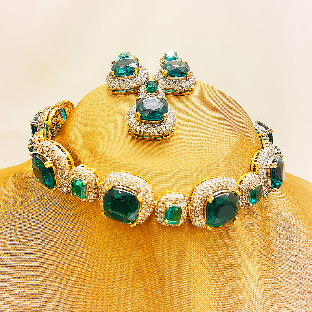 Nimra Handmade Jurao Choker Set With Earrings & Bindiya