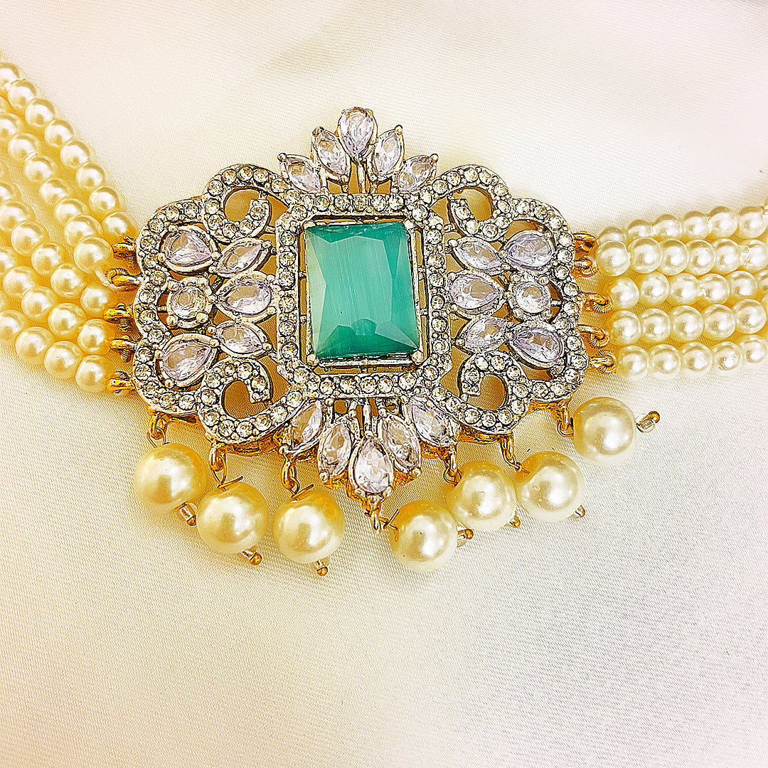 Mahnoor Four-Piece Kundan Set