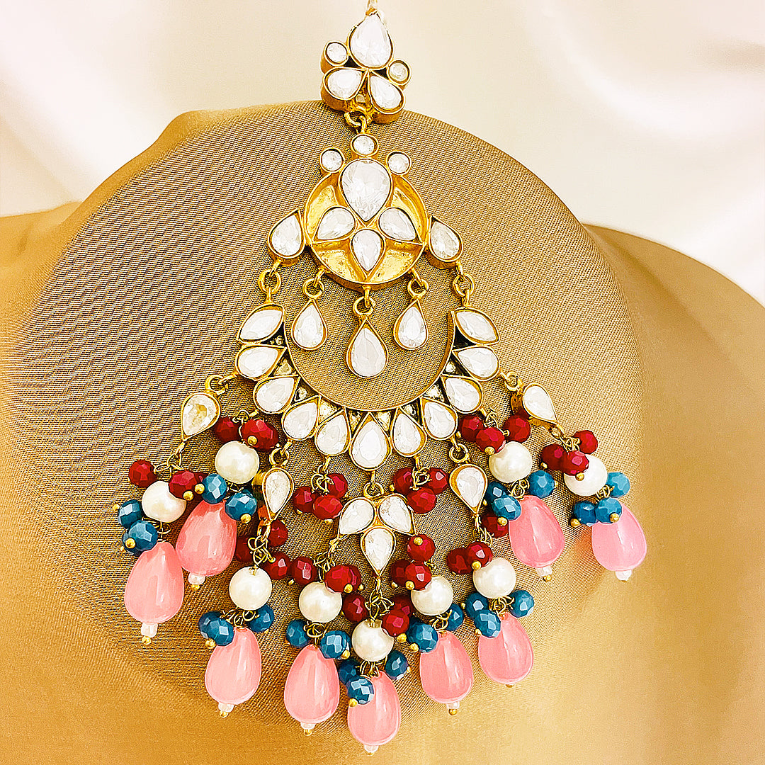Noorain Tappa Kundan Gold-Plated Set – Handcrafted Earrings & Bindiya With Pink Droplet Hangings