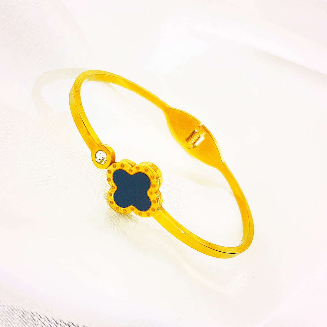 Auriella Clover Flower Stainless Steel Bracelet – 18K Gold Plated
