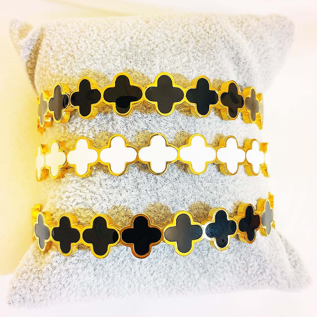 Celestia Clover Link Stainless Steel Bangles – 18K Gold Plated Stack