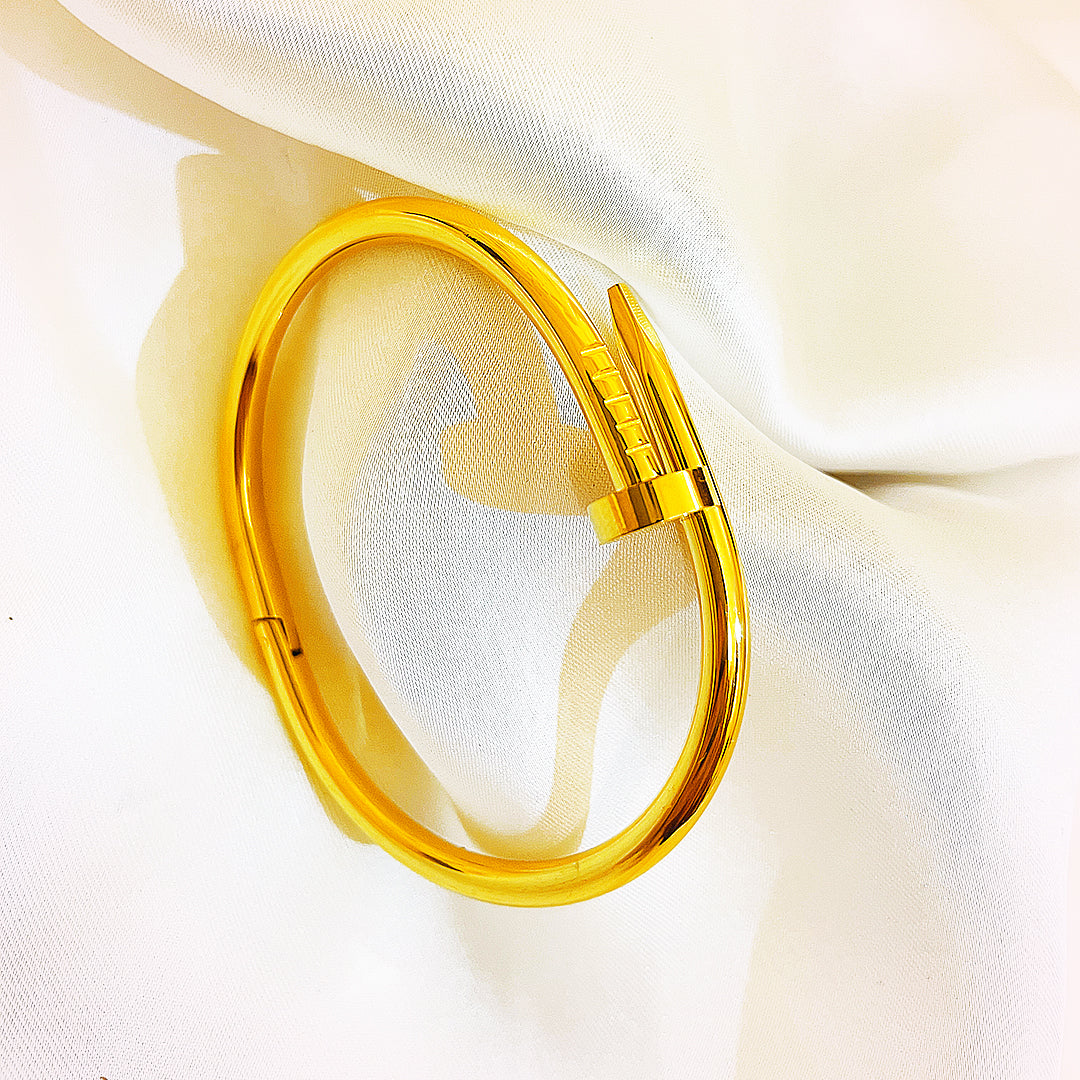 Maris Nail-Head Stainless Steel Bangles – Plain & Crystal Variants, 18K Gold Plated