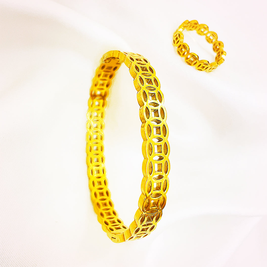 Evienne Lattice Cutout Bangle & Ring Set – 18K Gold Plated Stainless Steel