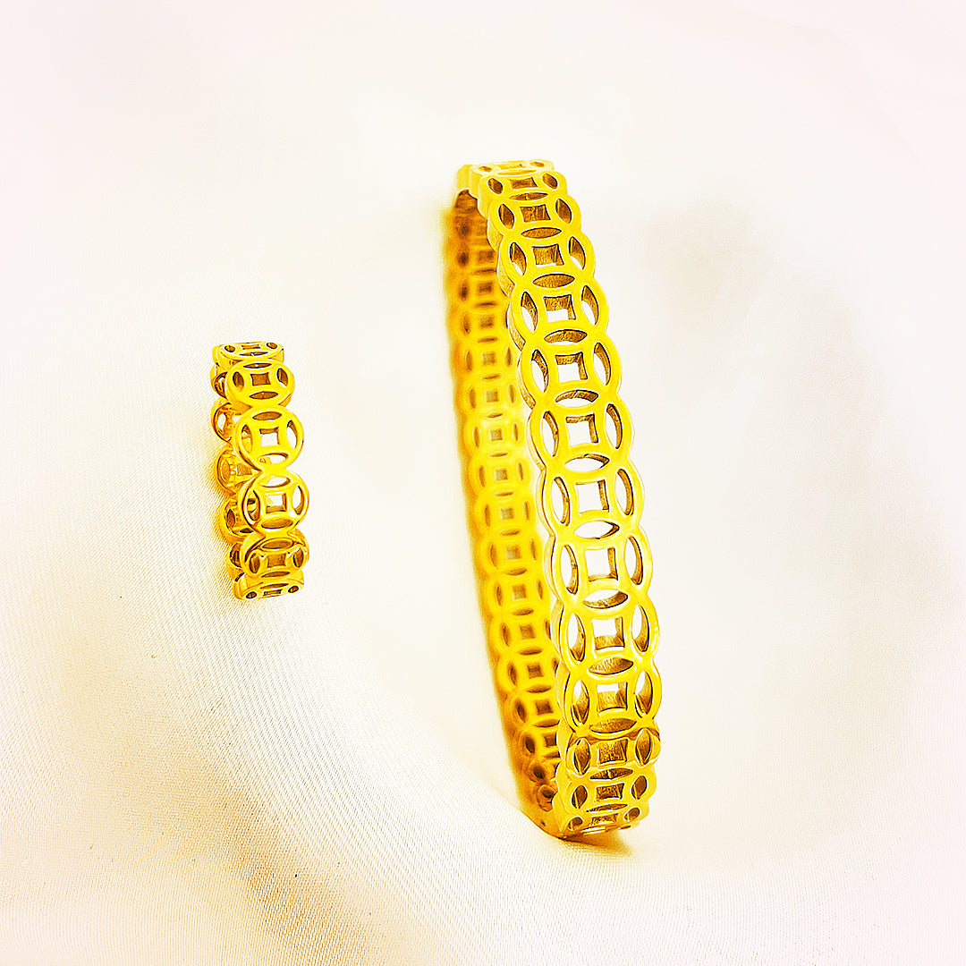 Evienne Lattice Cutout Bangle & Ring Set – 18K Gold Plated Stainless Steel