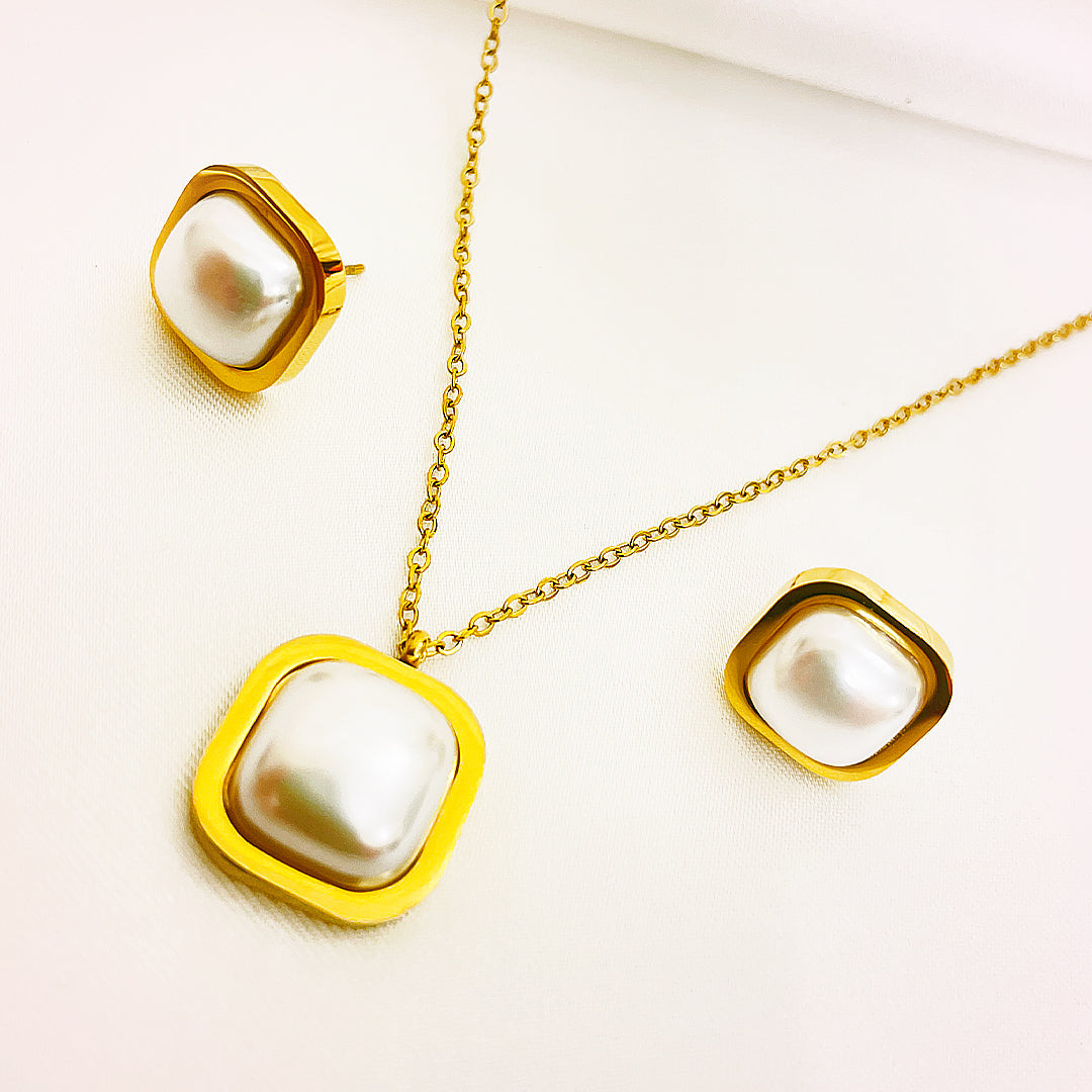 Marielle Stainless Steel Rectangular Pearl Studs And Necklace Set – 18K Gold Plated