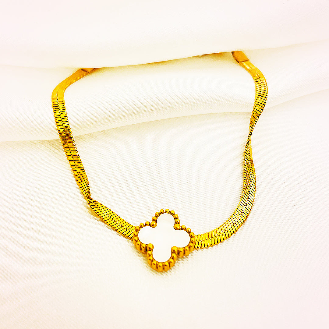 Elvina Clover Herringbone Stainless Steel Bracelet – 18K Gold Plated