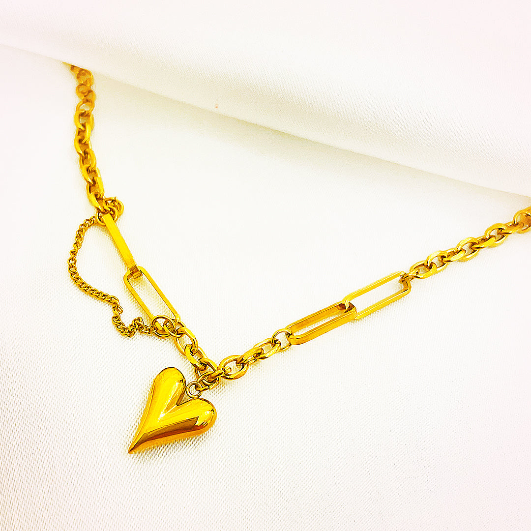 Mariselle Gold Heart Charm Chain Bracelet