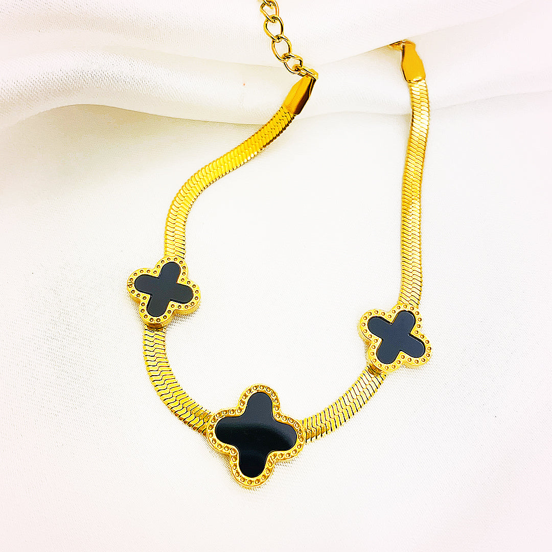 Seliora Black & White Clover Charm Bracelet