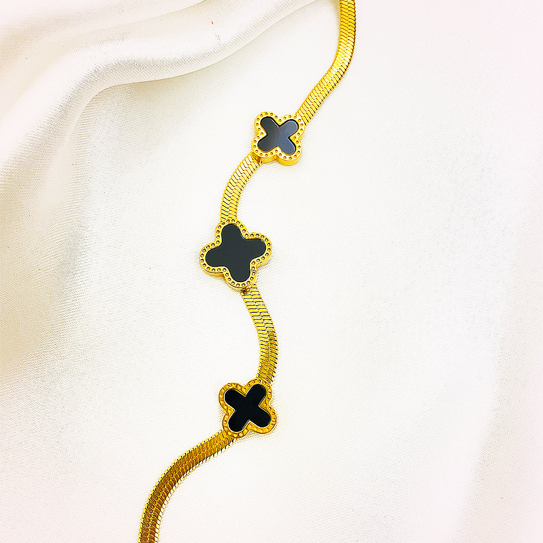 Seliora Black & White Clover Charm Bracelet