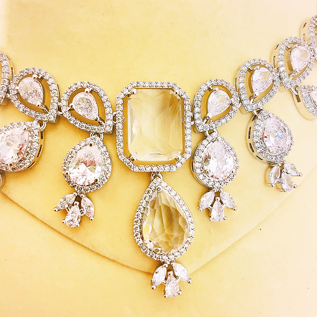 Ayla Bridal Necklace Set With Earrings & Bindiya