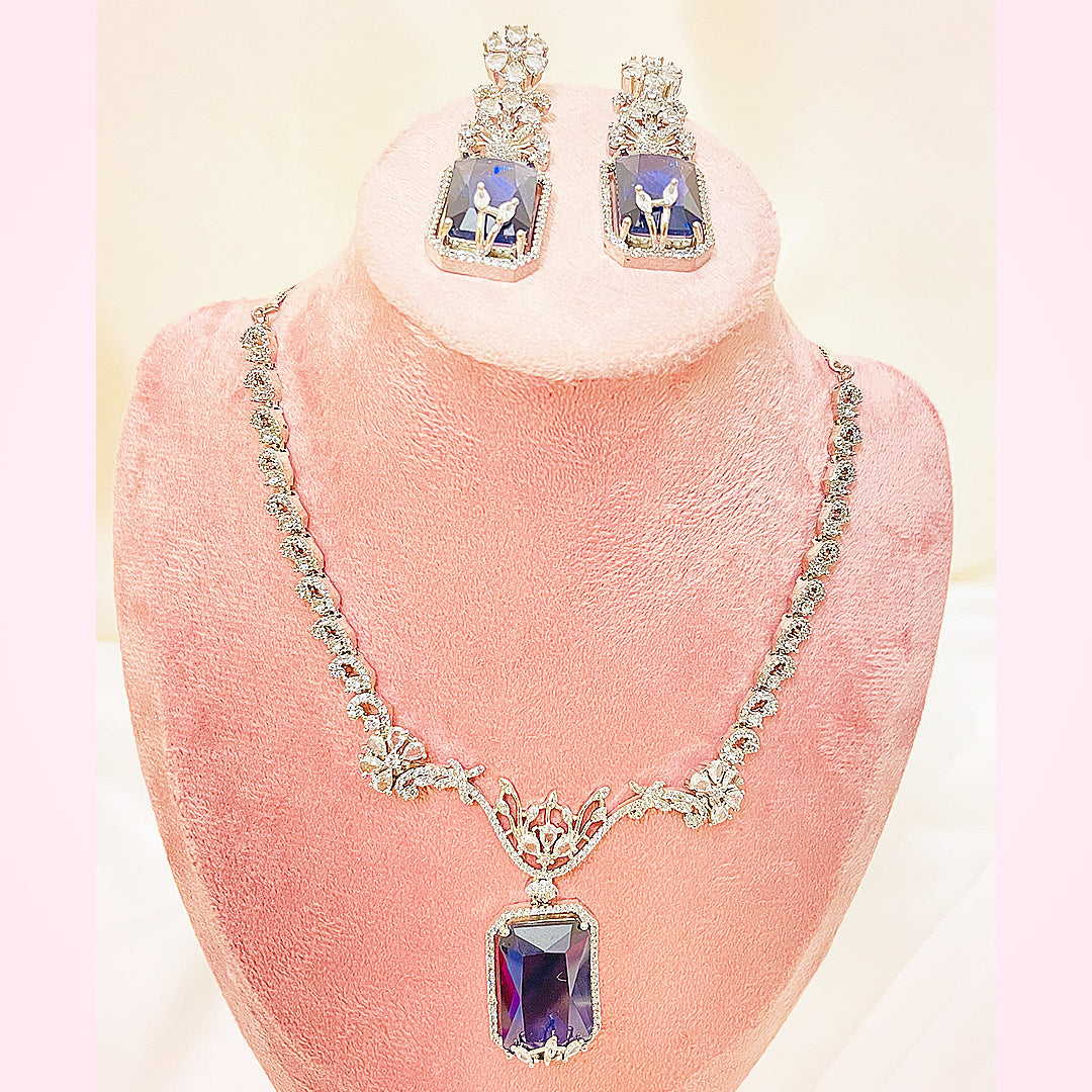 Laila Regal Pendant Necklace Set With Bindiya