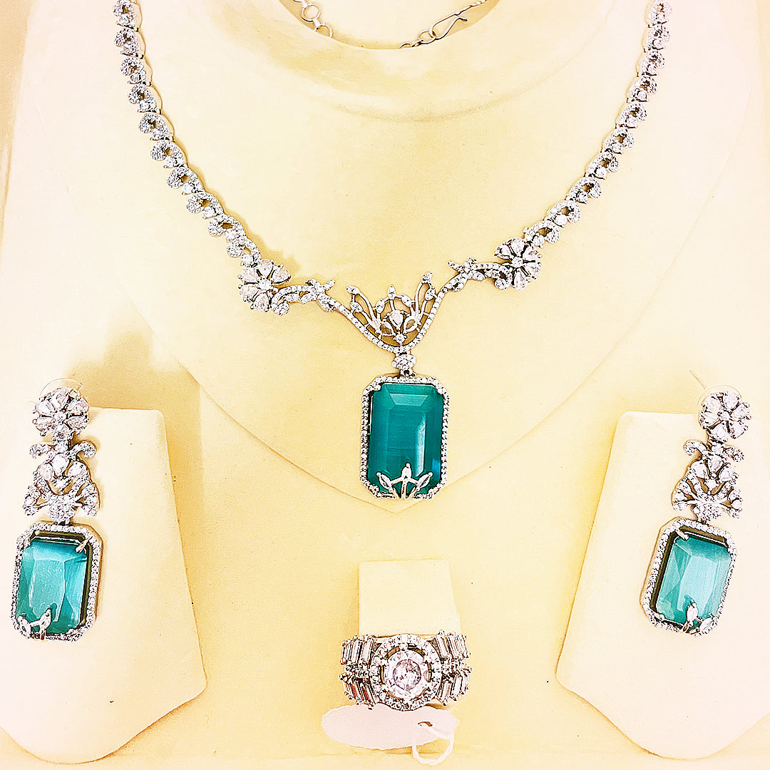 Laila Regal Pendant Necklace Set With Bindiya