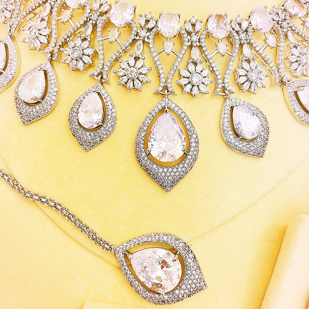 Luna Crystal Teardrop Necklace Set With Bindiya