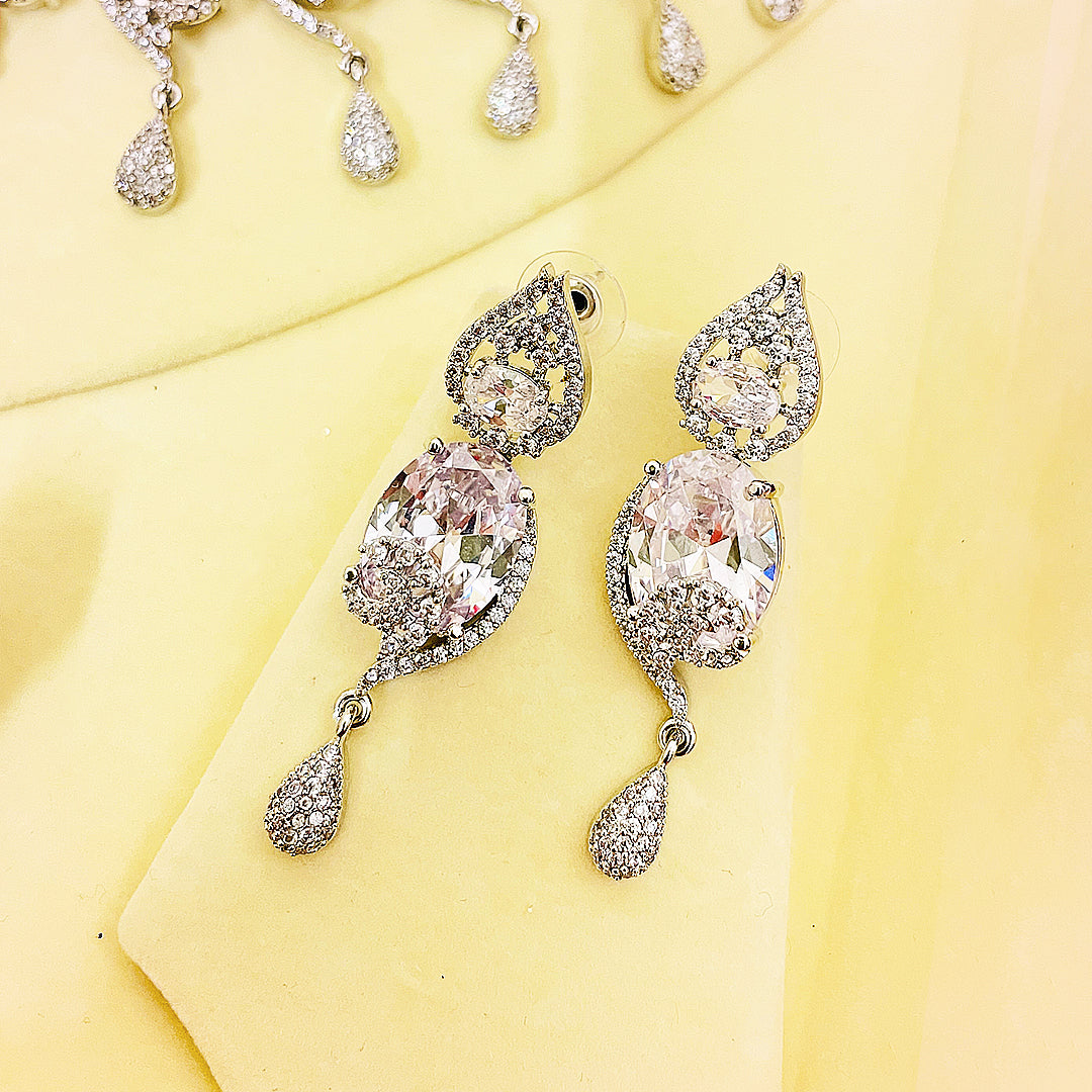 Selene Bloom Oval Necklace Set With Teardrop Dangling Charms