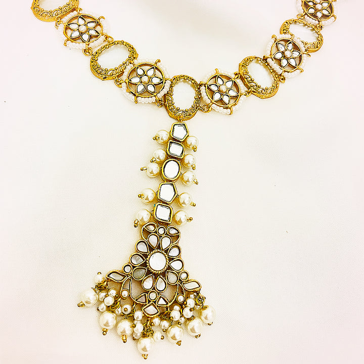 Afsana Kundan Matha Patti Headpiece With Floral & Geometric Detailing